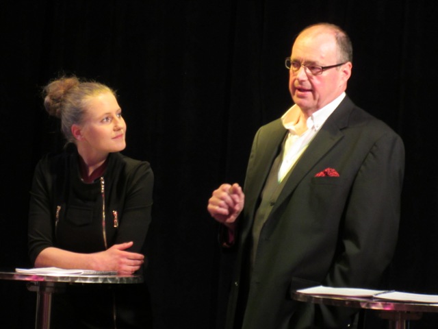 Blondinen werden bevorzugt. Theatergastspiel des Ensembles der GalaBühneBerlin mit Johannes Sterkel, Wendeline Blazejewski und Milan Kristin (Akkordeon), 9. Apr. 2016